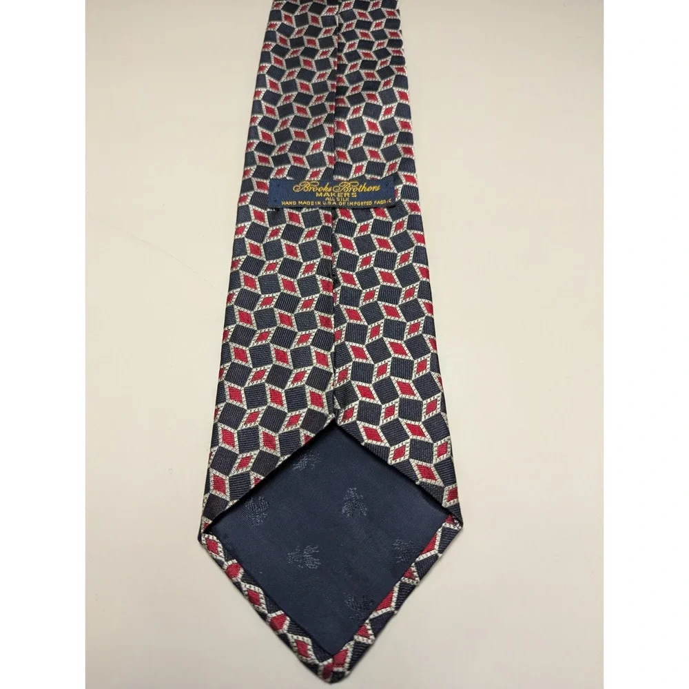 Brooks Brothers Makers Silk Tie Navy Red 3D Cube Geometric Made USA Necktie
